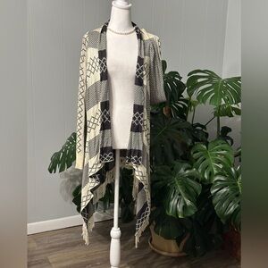 🛍️ mia Maddison beautiful high low open cardiganshrug size X-Large excellent.
